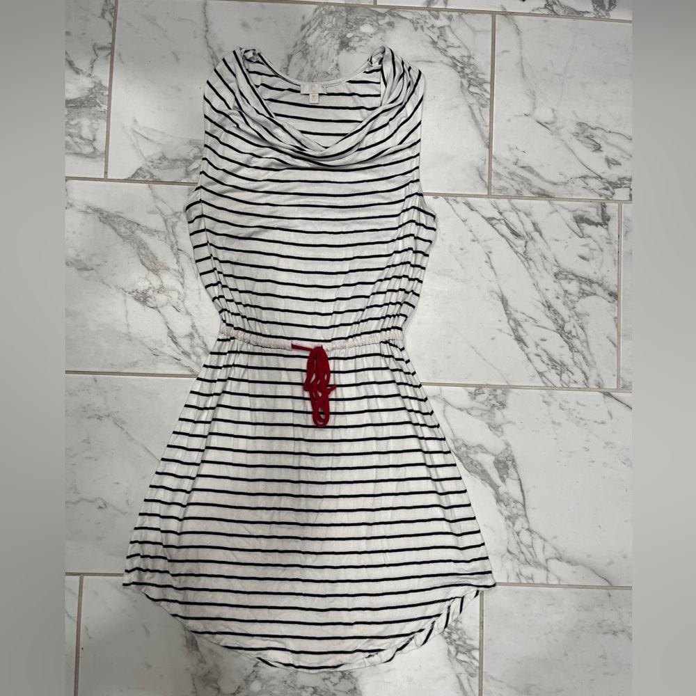 Black and white Charming Charlie dress with red waste tie,